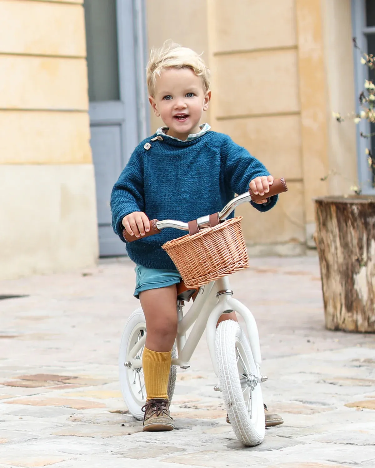 Bicycle BALANCE BIKE Ivory White   Helmet