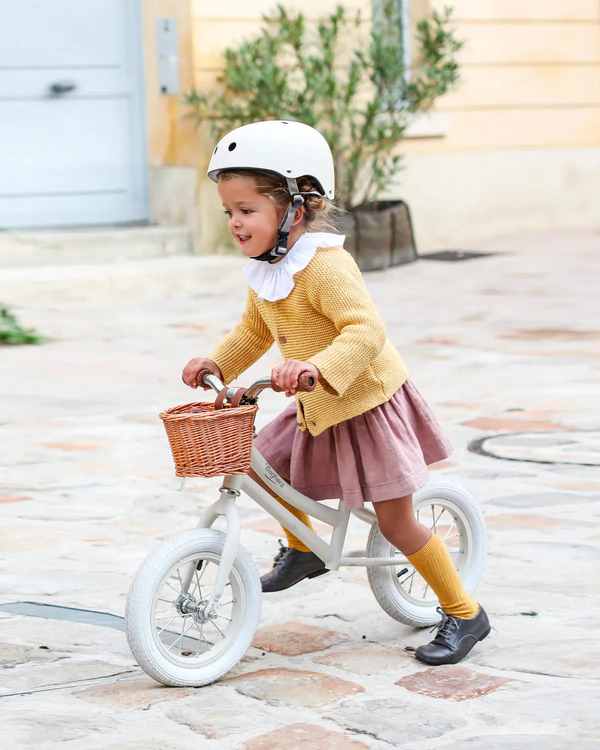 Bicycle BALANCE BIKE Ivory White   Helmet