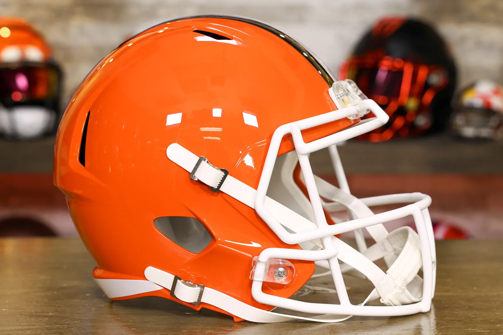 Cleveland Browns Riddell Speed Display Helmet - 1975-2005 Throwback