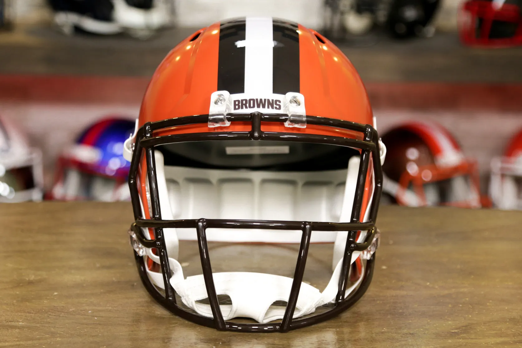 Cleveland Browns Riddell Speed Display Helmet - 2020-2023 Throwback