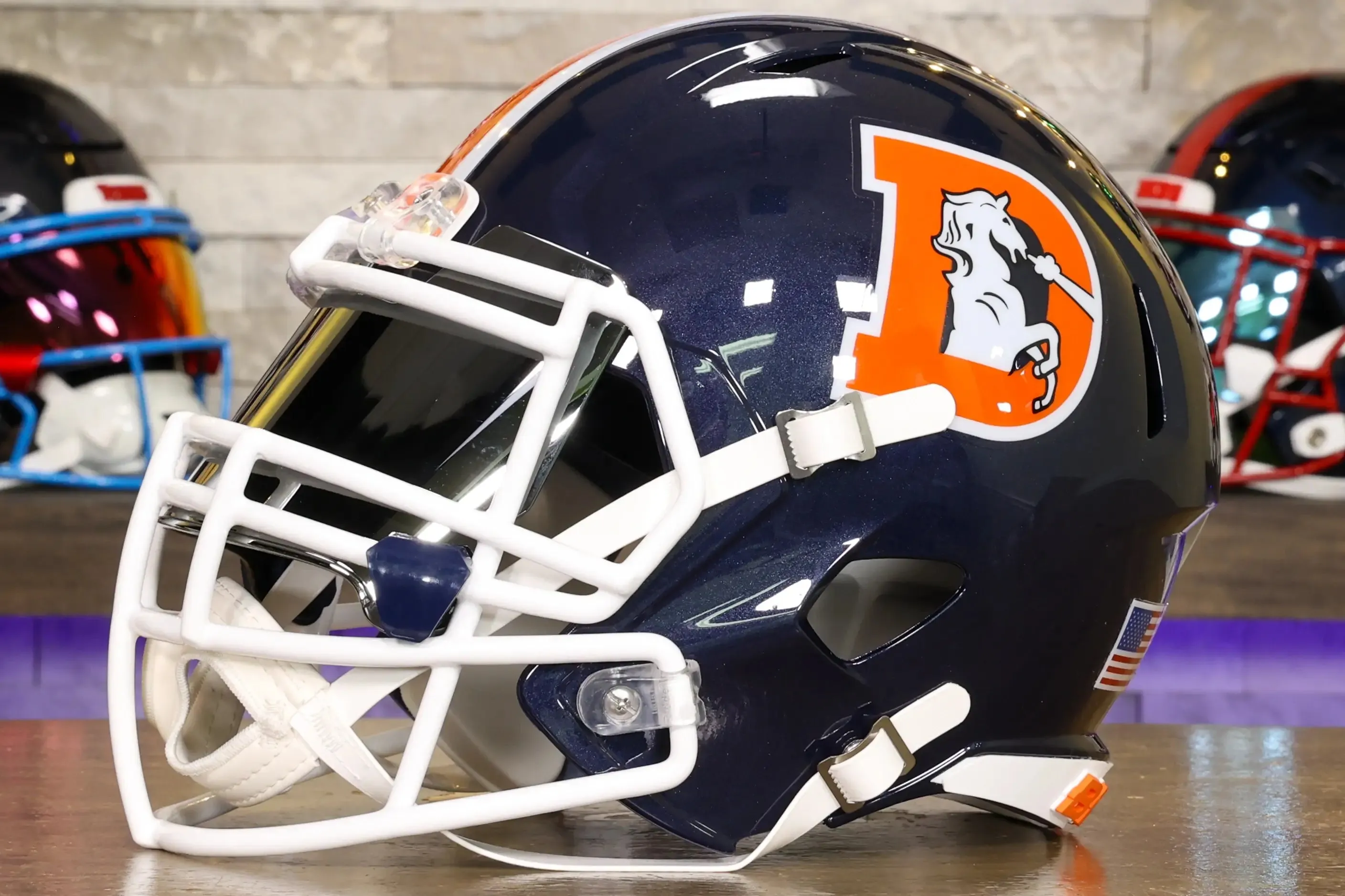 Denver Broncos Riddell Speed Display Helmet - GG Edition 02566