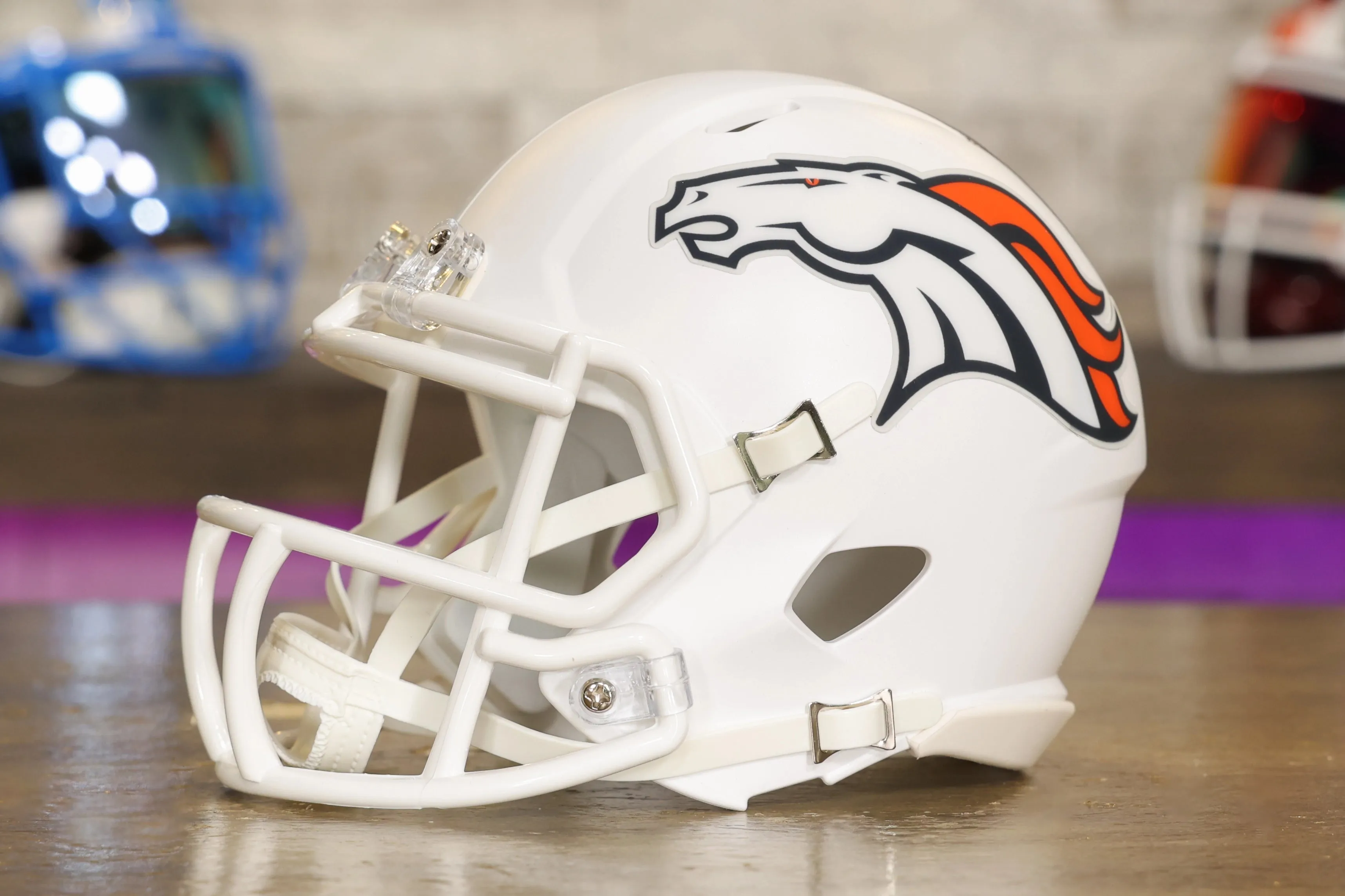Denver Broncos Riddell Speed Mini Helmet - Summit White Alternate