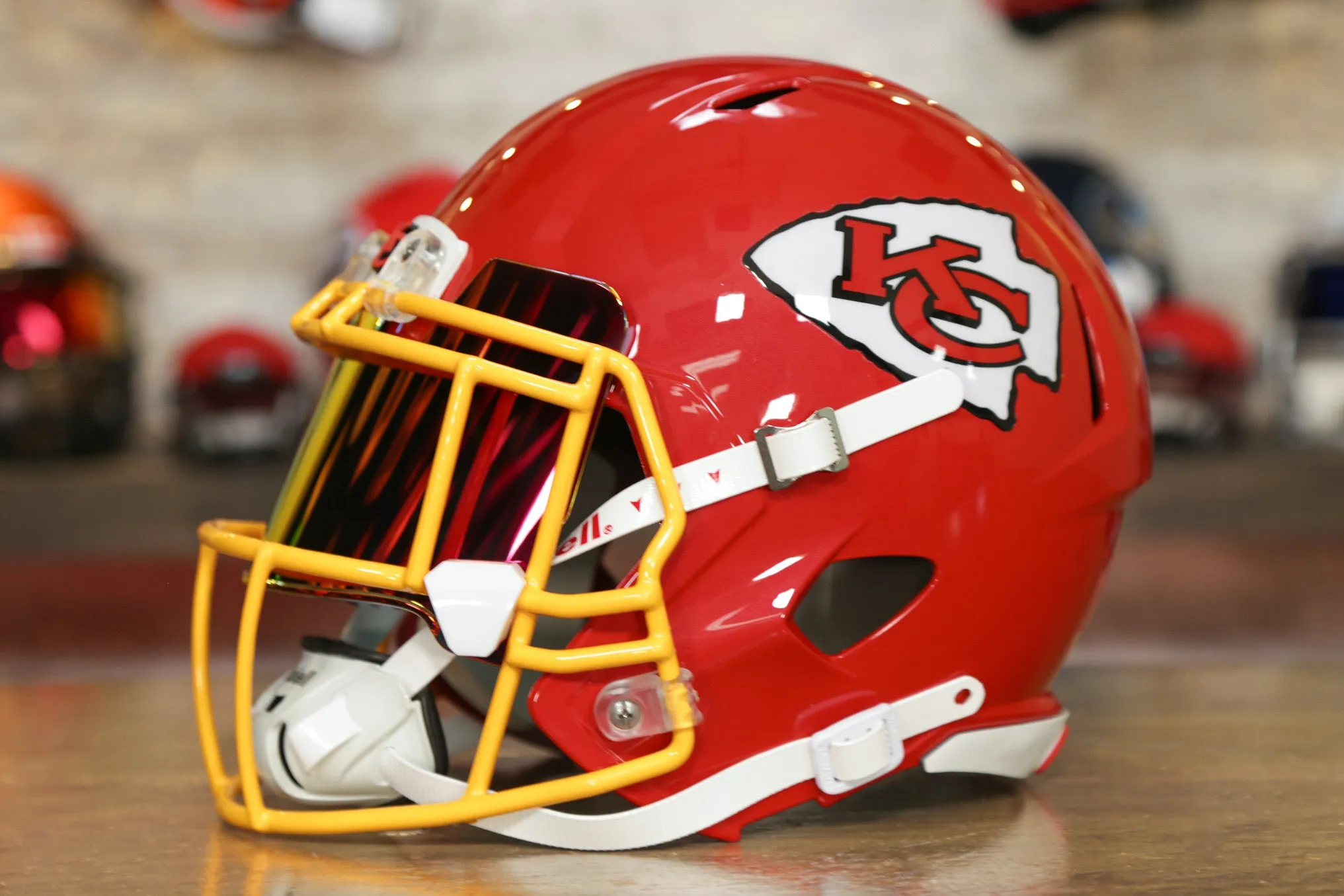 Kansas City Chiefs Riddell Speed Display Helmet - GG Edition 00290
