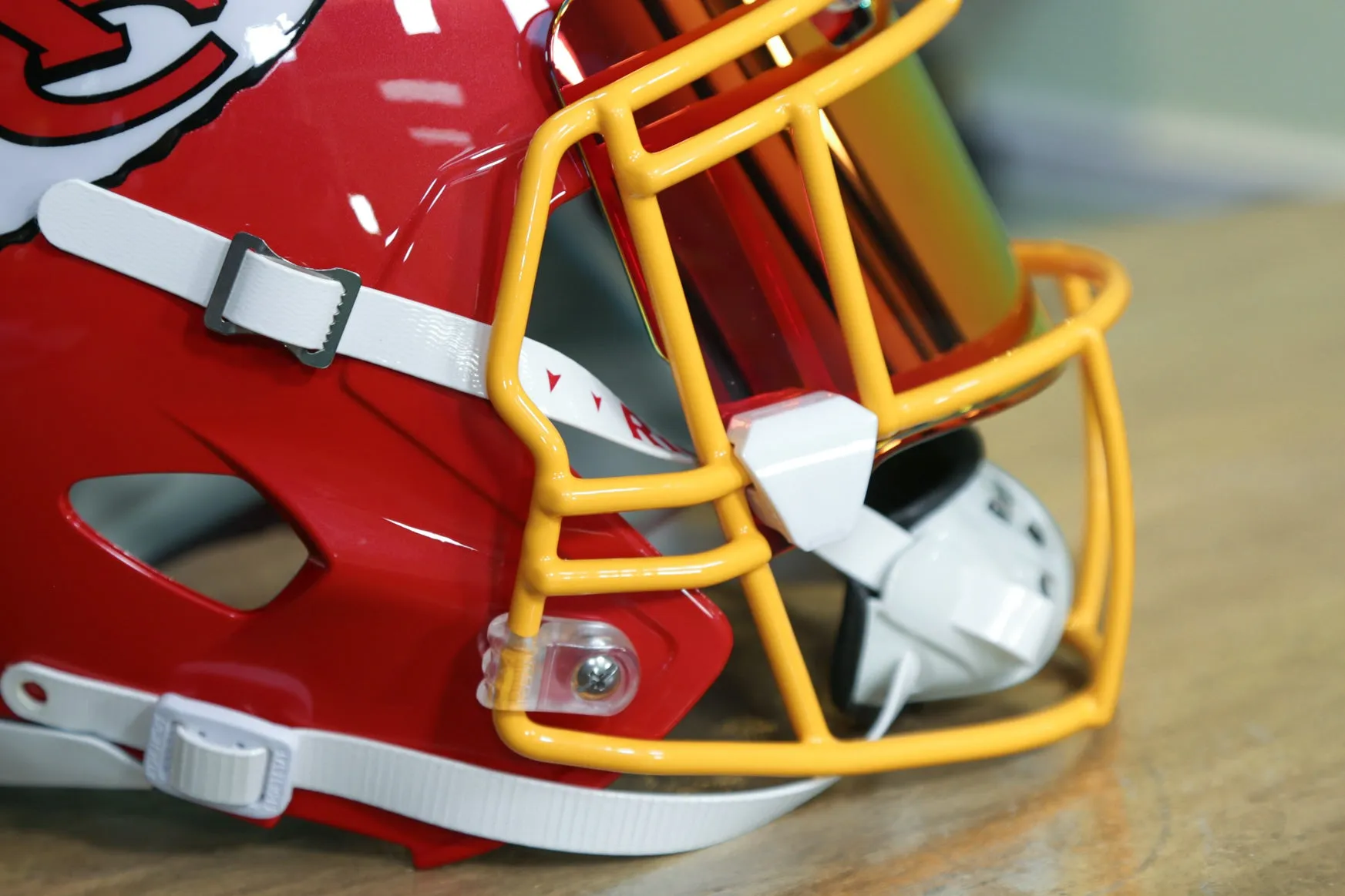 Kansas City Chiefs Riddell Speed Display Helmet - GG Edition 00290