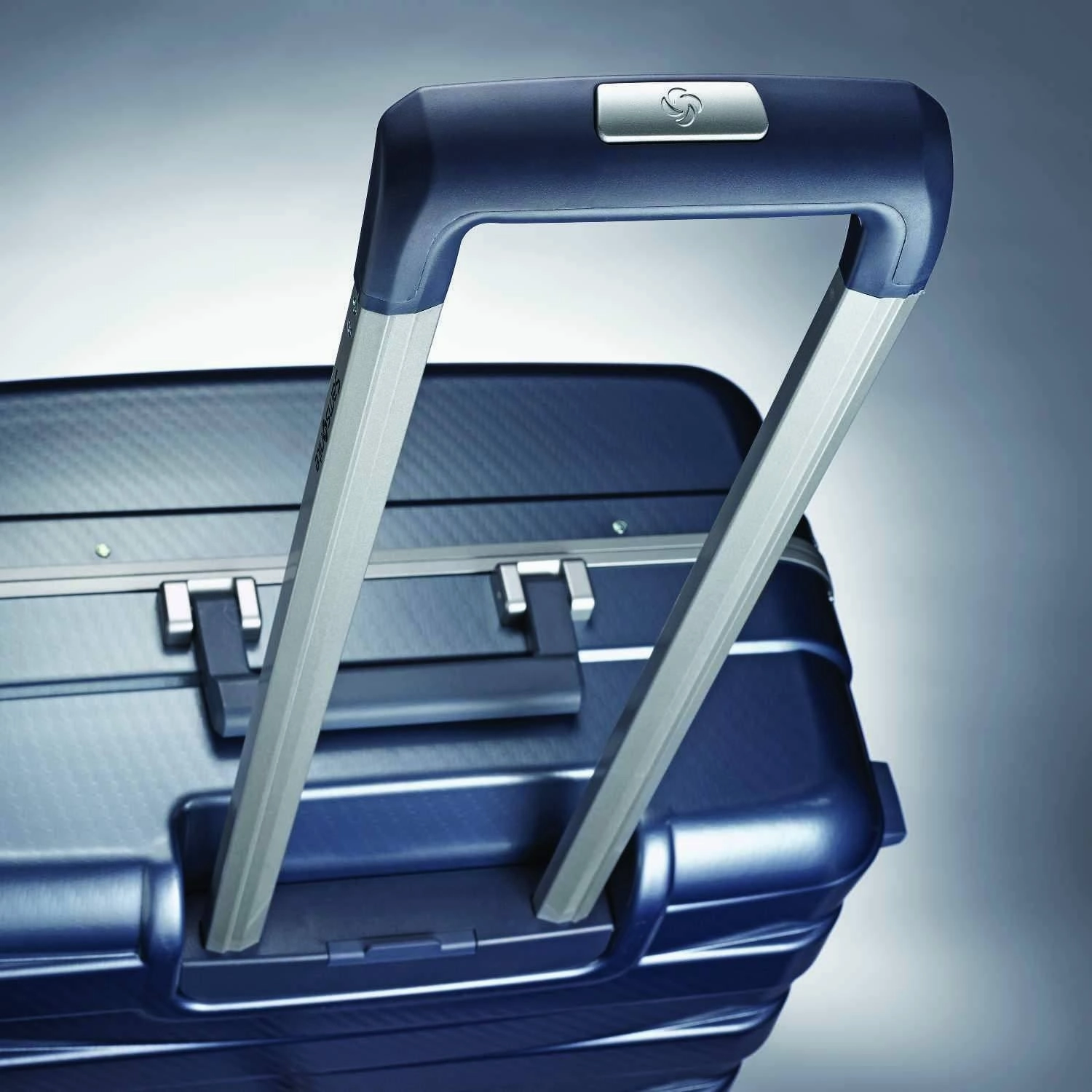 Samsonite Framelock 28" 4-Wheel Large Luggage