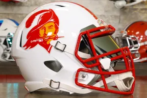 Tampa Bay Buccaneers Riddell Speed Display Helmet - GG Edition