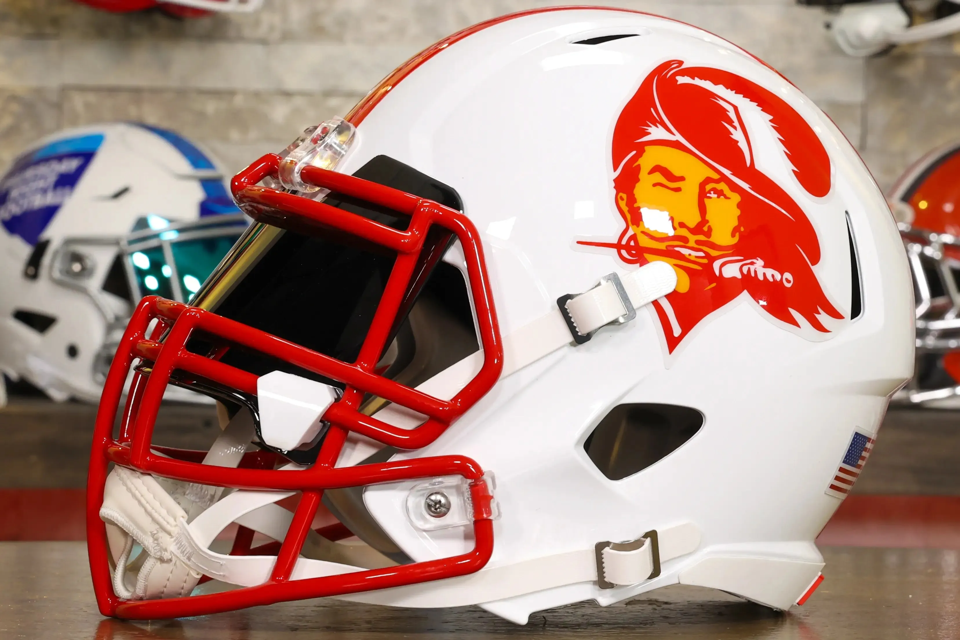 Tampa Bay Buccaneers Riddell Speed Display Helmet - GG Edition